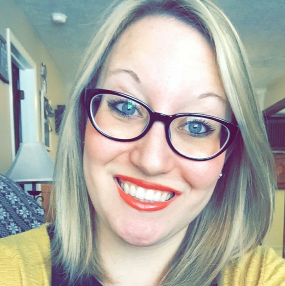 Profile Picture of Chelsea Ferenczi (@chels_4nz) on Poshmark