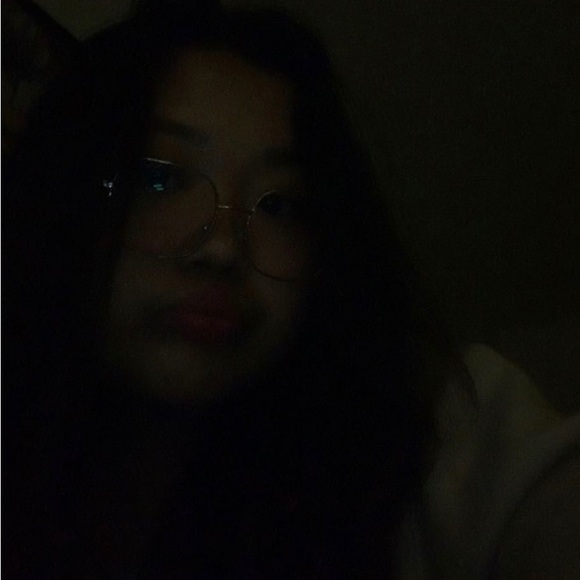 Profile Picture of Gehnezyhra joy Oandasan (@zyflo) on Poshmark