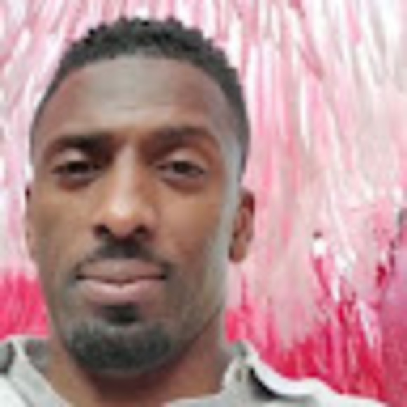 Profile Picture of Steven Easley (@stevenmeasley) on Poshmark