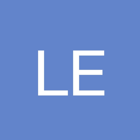 Profile Picture of Lee Efrat (@efrat74) on Poshmark