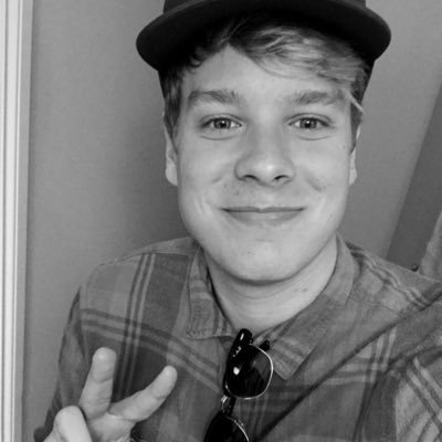 Profile Picture of Matt & Taylor (@WaldenBaxter) on Twitter