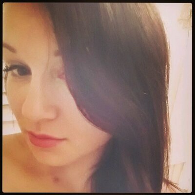 Profile Picture of Isabelle Ouellet (@50haha) on Twitter