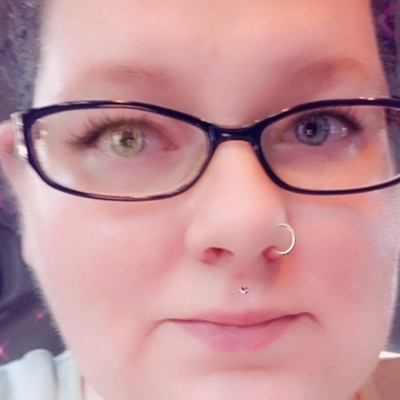 Profile Picture of Alicia Kelly (@allmine1230) on Poshmark