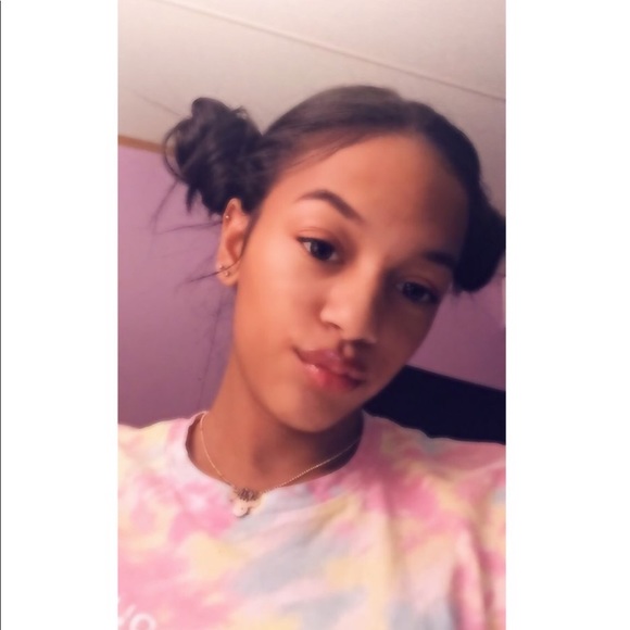 Profile Picture of Dasha Enix (@_dasha_03) on Poshmark