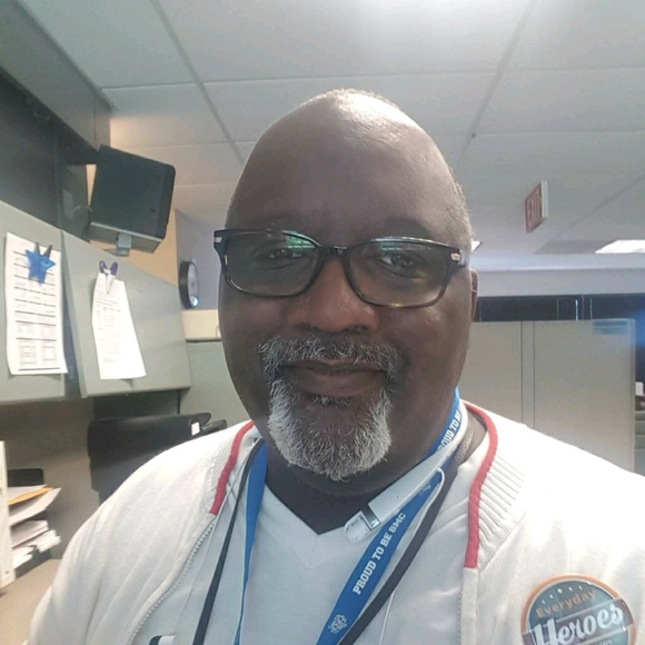 Profile Picture of James Goodlow (@jgoody2shuz) on Poshmark