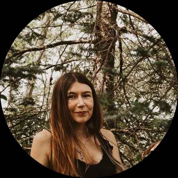 Profile Picture of Randi Olson (@randi0422) on Poshmark