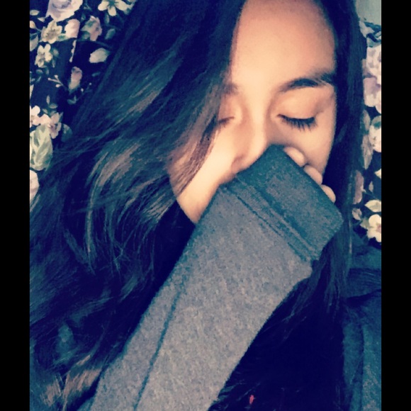 Profile Picture of Isabel Tafolla (@iiisabelll) on Poshmark