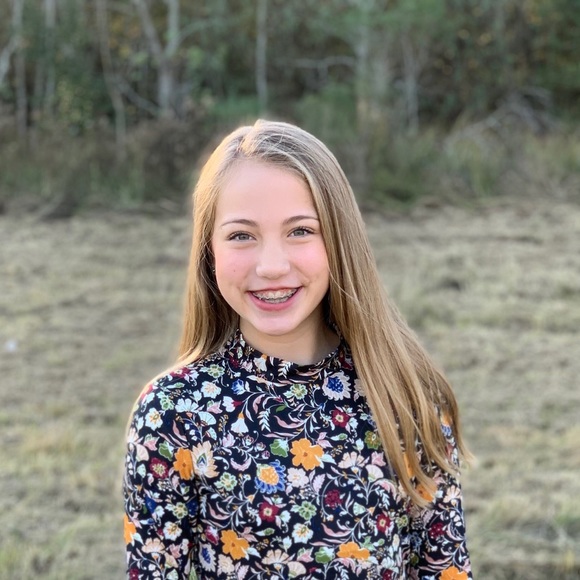 Profile Picture of Allie Toppass (@allietoppass) on Poshmark