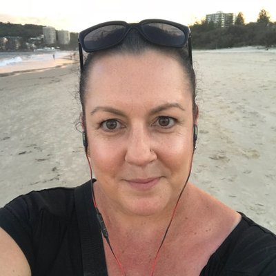 Profile Picture of Julia George (@PsychicJuliaGeo) on Twitter