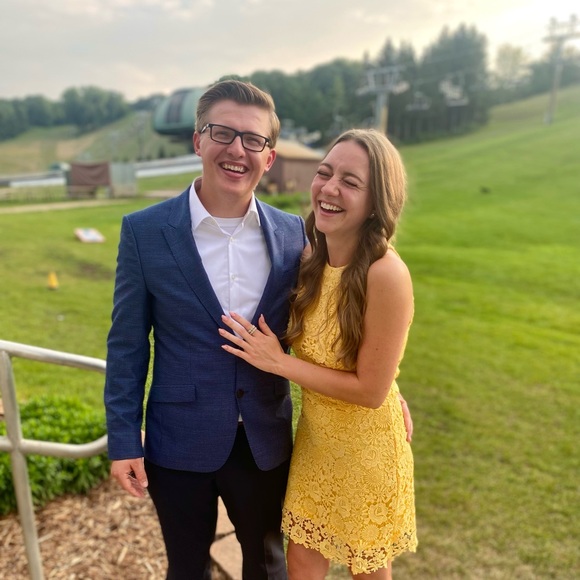 Profile Picture of Taylor Simon (@tayshaye23) on Poshmark