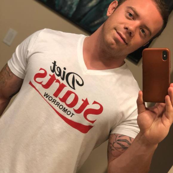 Profile Picture of Kyle Sumpter (@ksum94) on Poshmark