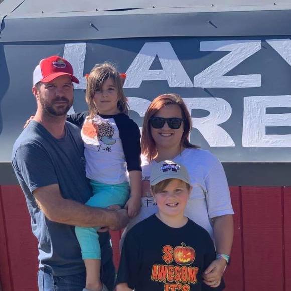 Profile Picture of Casey-katelin Haney (@haneylady) on Poshmark