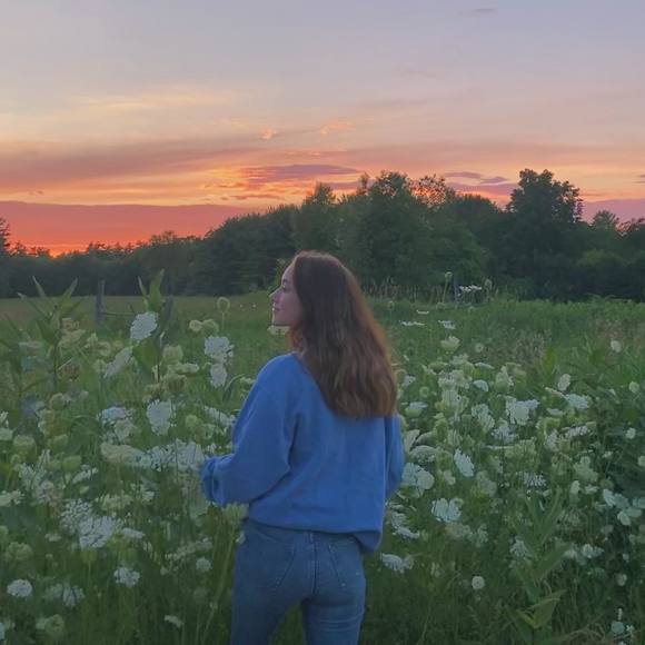 Profile Picture of Aria Davis (@arianadavis516) on Poshmark