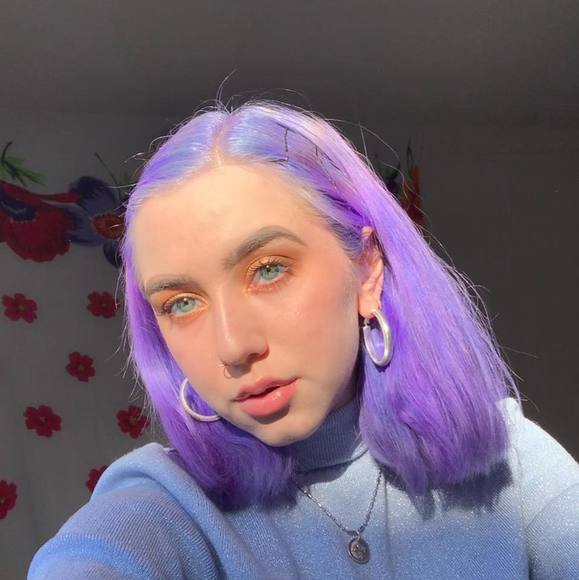 Profile Picture of Helen Fournet (@hellraiserrr) on Poshmark