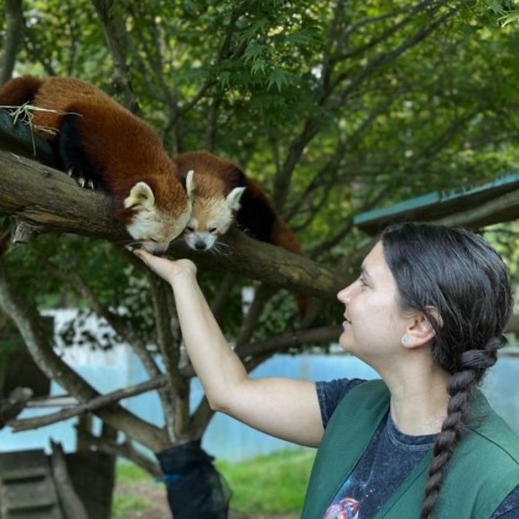 Profile Picture of Ash Abitz (@ashabitz) on Poshmark