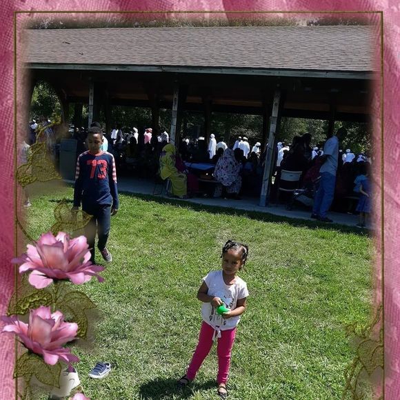 Profile Picture of Salma Sharaf (@salmasharaf) on Poshmark