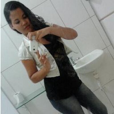 Profile Picture of Larissa Borges (@Larry_Gayata) on Twitter