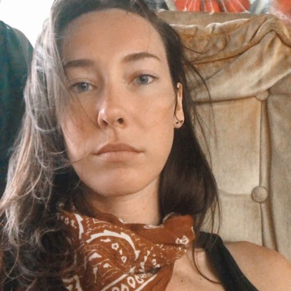 Tori Hannah - Poshmark Profile Picture of Tori Hannah (@toricrews) on Poshmark