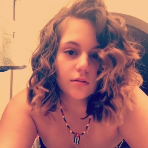 Profile Picture of Lorena Mora (@lorelaine02) on Poshmark