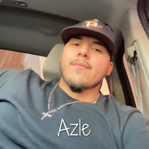 Profile Picture of Danny Flores (@dannyflores851) on Poshmark