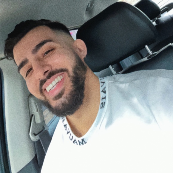 Profile Picture of Alexander Do couto (@adocouto98) on Poshmark