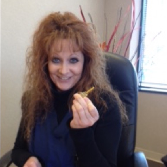 Profile Picture of Dawn Jordan (@redjosie) on Poshmark