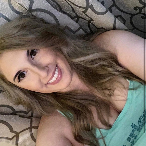 Profile Picture of Molly Pronti (@mollypronti) on Poshmark