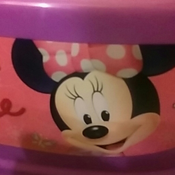 Profile Picture of Robin Cummings (@sweetrose90) on Poshmark