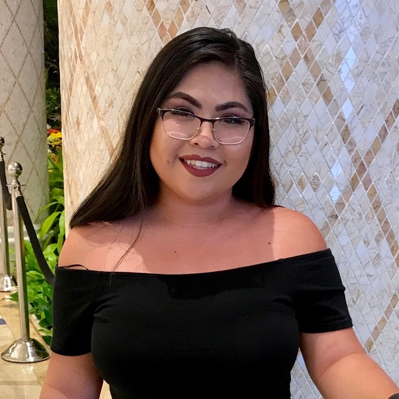 Profile Picture of Jessica Clemente (@mamajessclem) on Poshmark