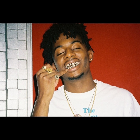 Profile Picture of Ronnie Saiz (@vlonedrumstick) on Poshmark