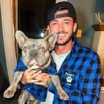 Profile Picture of Clinton Wright (@Clinton-Wright) on Facebook