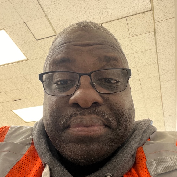 Profile Picture of Henry Mack (@henrymack) on Poshmark