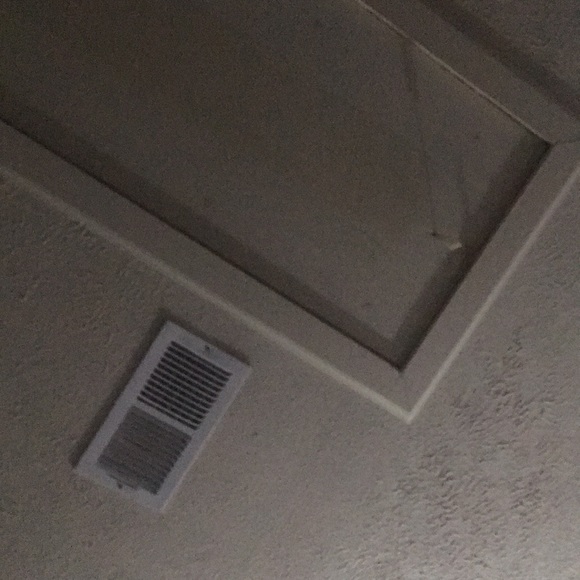 Profile Picture of Chez Chez (@ch3z) on Poshmark