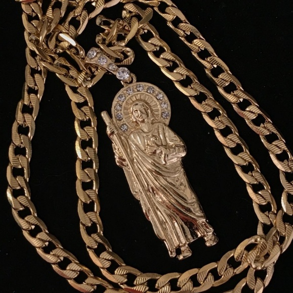 Profile Picture of Cholo Oo (@jesus573) on Poshmark