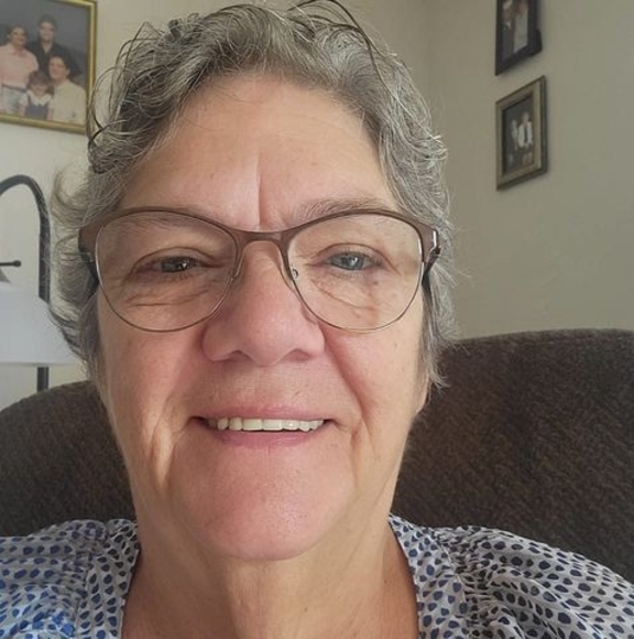 Profile Picture of Cheryl Connelly (@chyl56) on Poshmark