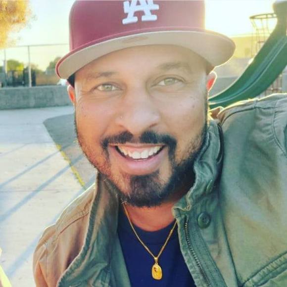 Profile Picture of Greg Leonard (@gregleonardis) on Poshmark