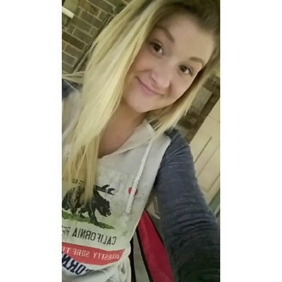 Mattalyn Neally - Poshmark Profile Picture of Mattalyn Neally (@mattalynneally) on Poshmark