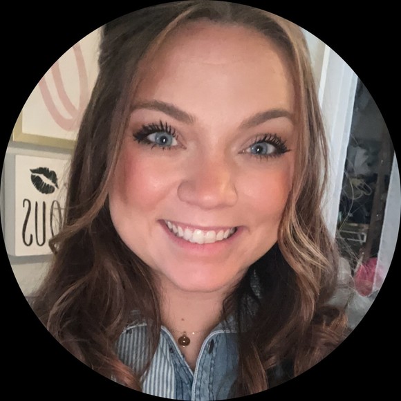 Profile Picture of Hailey Hailey (@haileymorgan) on Poshmark