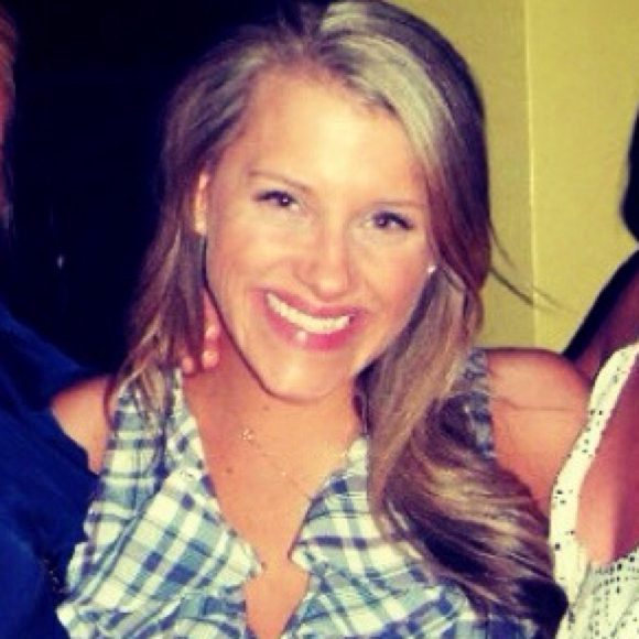 Profile Picture of Rachel Mossman (@rm18034) on Poshmark