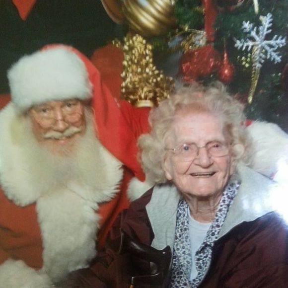 Profile Picture of Ann Wright (@avrrxpc) on Poshmark