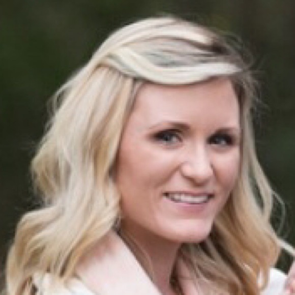 Profile Picture of Chelsea Andoe (@txmmama1006) on Poshmark