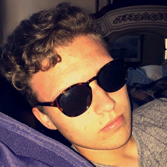 Profile Picture of Joseph Carolin (@airjoey77) on Poshmark