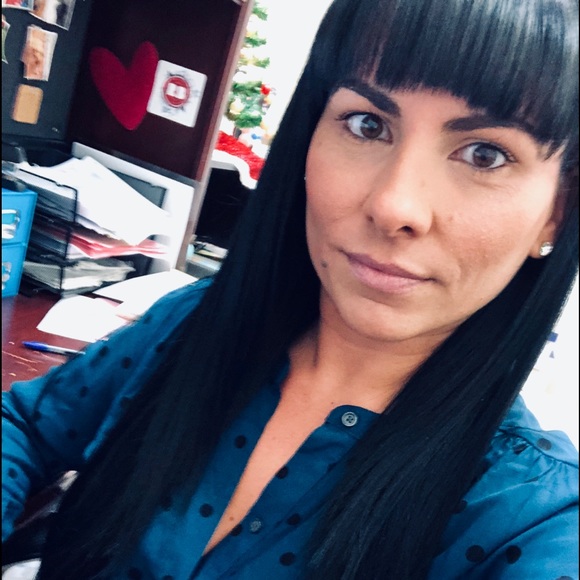 Profile Picture of Nely Soutullo (@nely_s87) on Poshmark