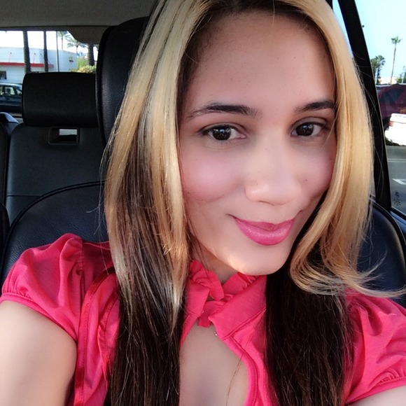 Profile Picture of Janet Toscano (@janet1722) on Poshmark