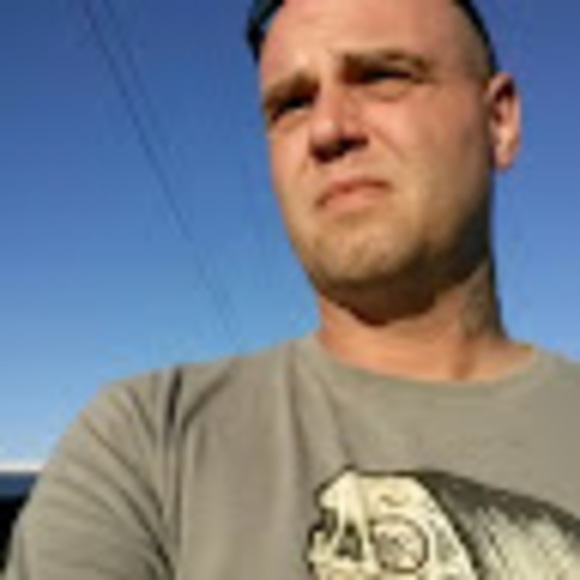 Profile Picture of Mike Barry (@mbarry355) on Poshmark