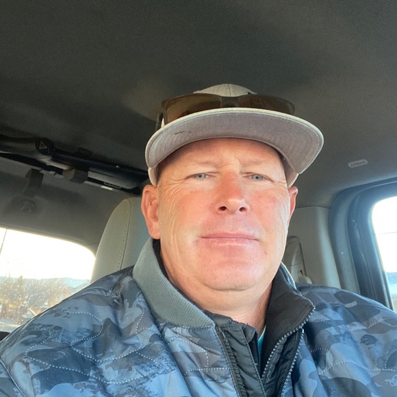 Profile Picture of Ken Hermanson (@completescaping) on Poshmark