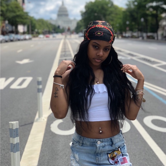 Profile Picture of Ciahni Hunt (@monicemindset) on Poshmark