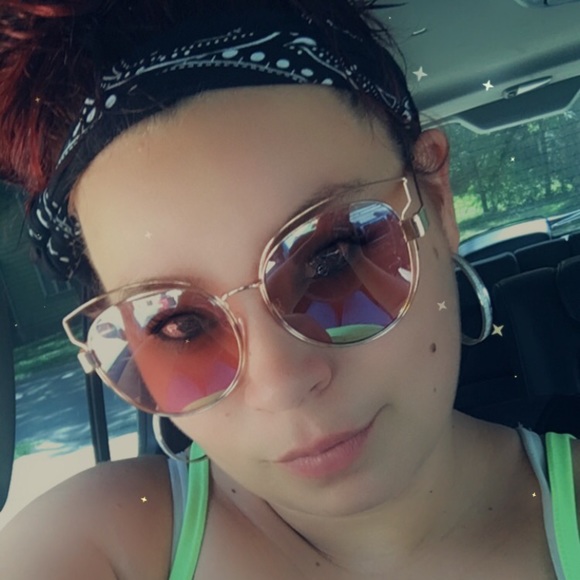 Profile Picture of Brianna Rayner (@briannarayner) on Poshmark