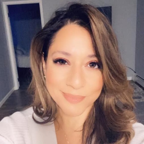 Profile Picture of Isabel Rosado (@mrsbarreno) on Poshmark