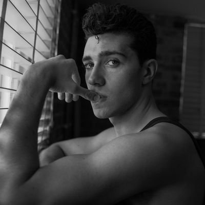 Profile Picture of Iván (@xSoAddicted) on Twitter